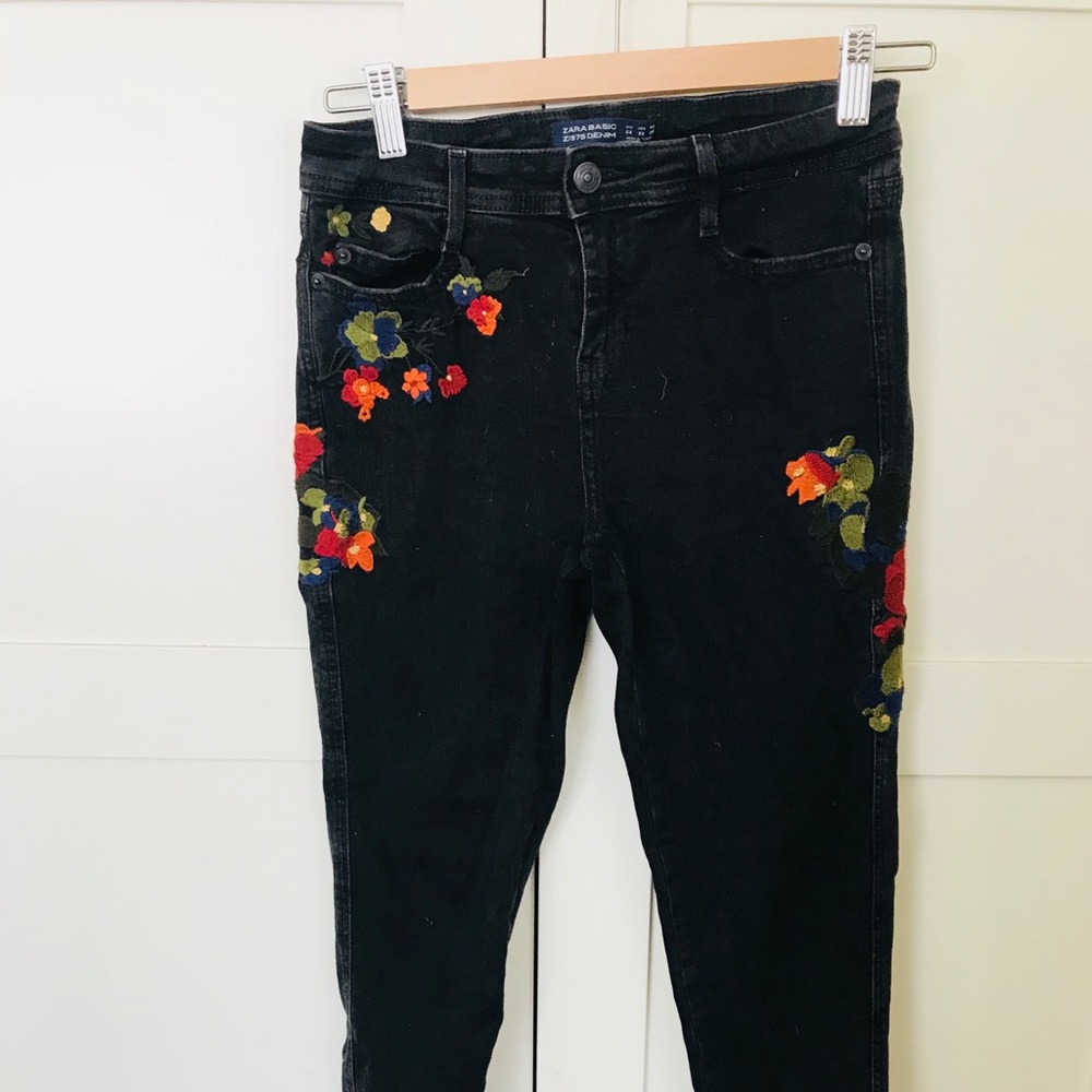 ZARA EMBROIDERED JEANS